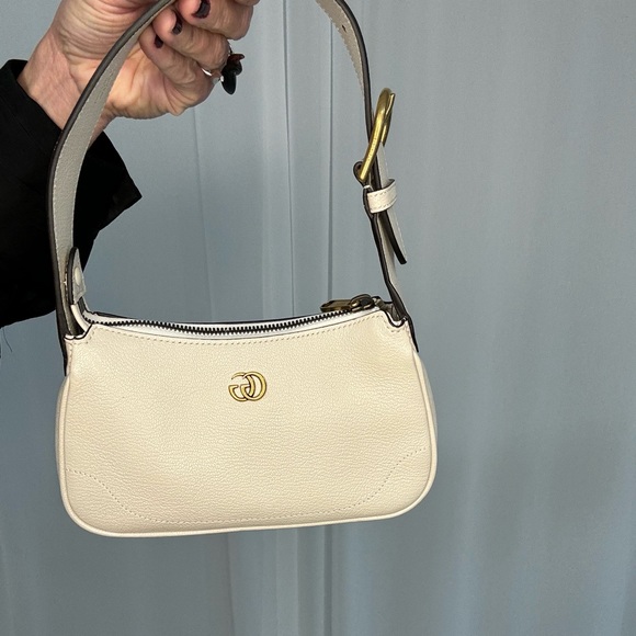 Gucci Handbags - Gucci Aphrodite Mini cream leather